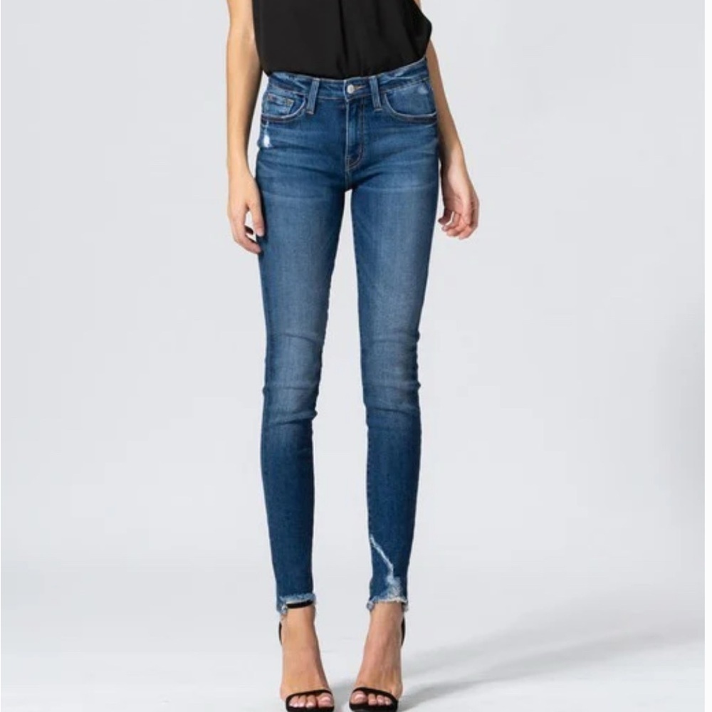 Vervet | High Rise Skinny Stretch Jeans with Distressed Hem | Sz 30
